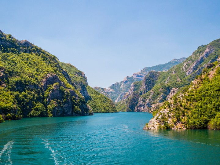 Jezioro Koman, Albania