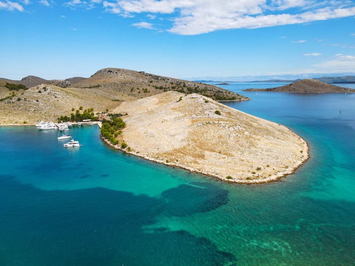 Lojena beach
