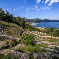 Akropol, Tasos